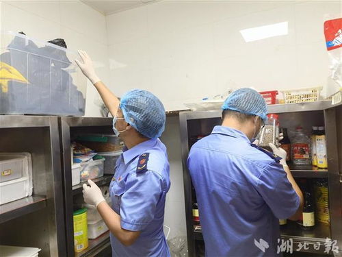 武汉市场监管云监督突击探访，保障酒店后厨卫生与会议安全